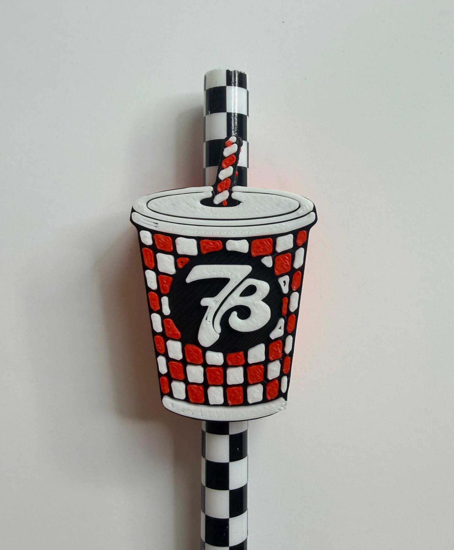 7 B Straw Topper